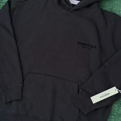 Black medium essential hoodie
