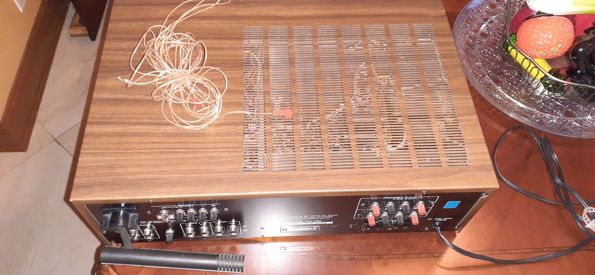 Akai AA- R40 Stereo Receiver In Good & Working Condition