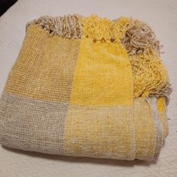 New! Extra Large, Very Soft Throw /blanket.