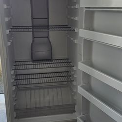 Whirlpool Standing Deep Freezer