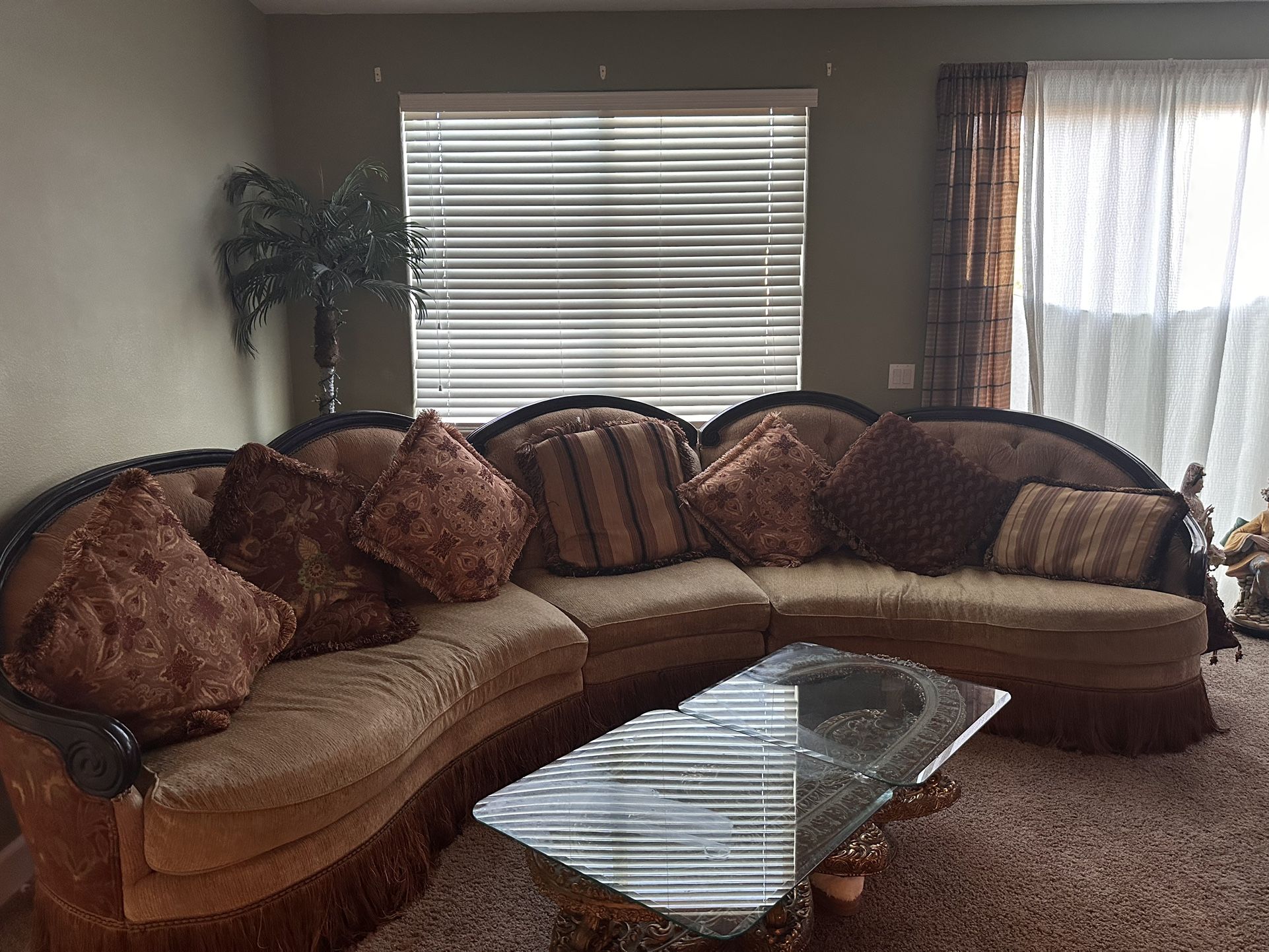 Elegant Vintage Curved Sofa Sectional