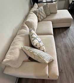 L- Shape Sectional Couch