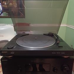 SONY FULLY AUTOMATIC TURNTABLE WITH BUILT-IN PHONO PREAMP AND 7.1 CHANNELS AV RECEIVER WITH HDMI PORTS NO REMOTE $300 FINAL PRICE 