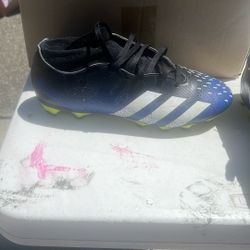 Girls Adidas, Soccer Shoes- Predators