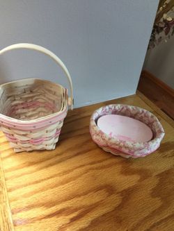 Longaberger baskets with note pad