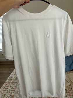 white psycho bunny t-shirt with logo