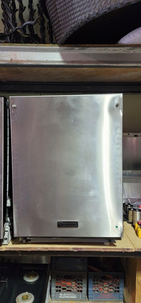 Viking Dishwasher 24in Stainless Stell