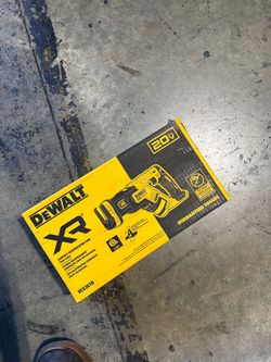 Compact reciprocating saw
