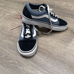 Women’s Old School Vans Size 7