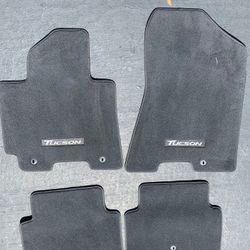 Hyundai Tucson Factory Carpet Mats