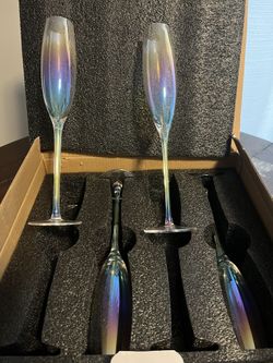 Set Of 4 Long Stem Opal Iridescent Crystal Champagne Flutes. 