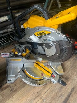 Dewalt 20V miter saw 10”