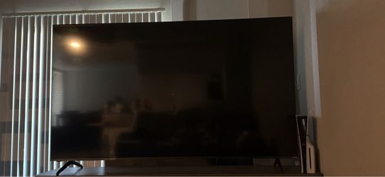 75’ 4K UHD LED HDR Smart TV.