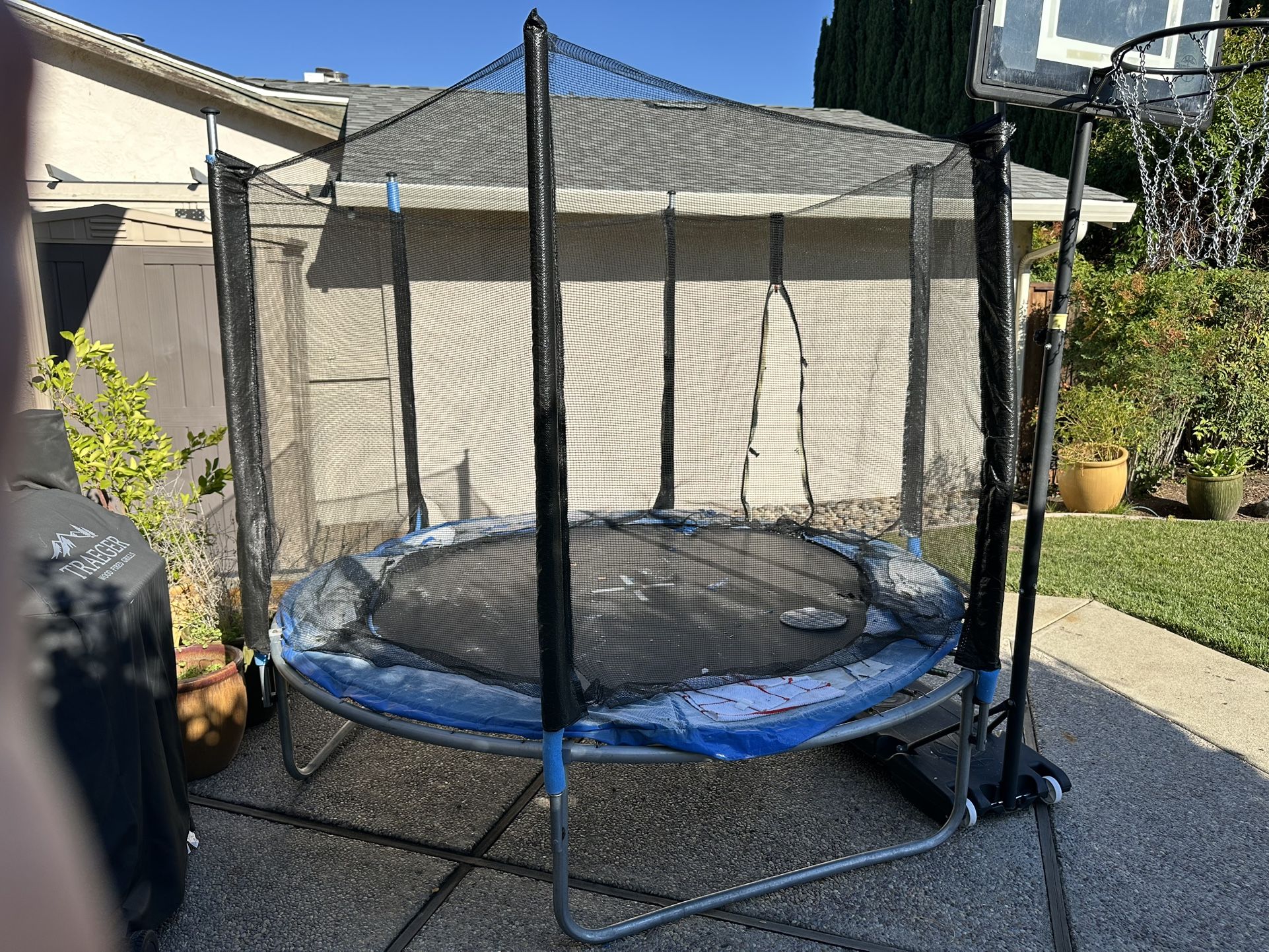 Outdoor Trampoline With Safety Net