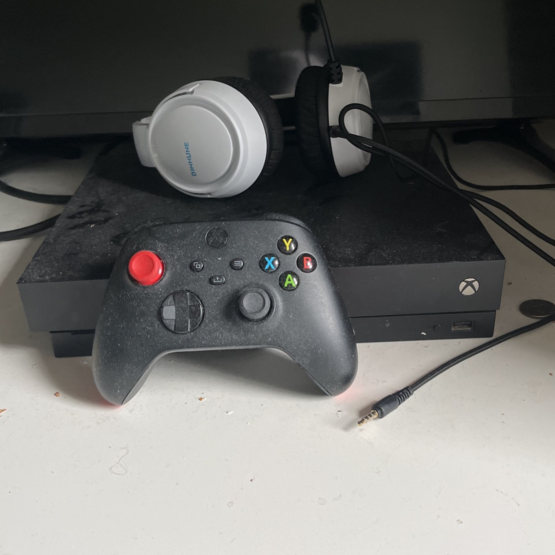 Xbox One S With Headset