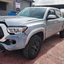 2022 Toyota tacoma SR5 Pickup 4D 5 ft