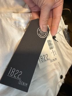 1822 white denim capris - new with tags size 6 ladies