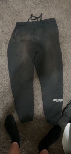 Essential cuffed sweats black