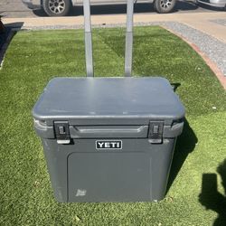 Yeti Rolling Cooler 60