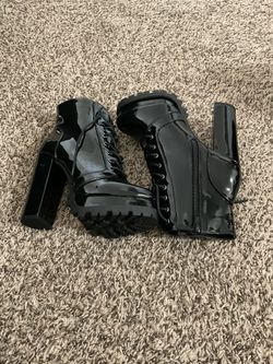 Women’s Boots Brand New Size 7 1/2