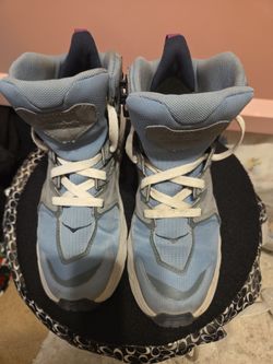 Hoka high tops size 8.5 B