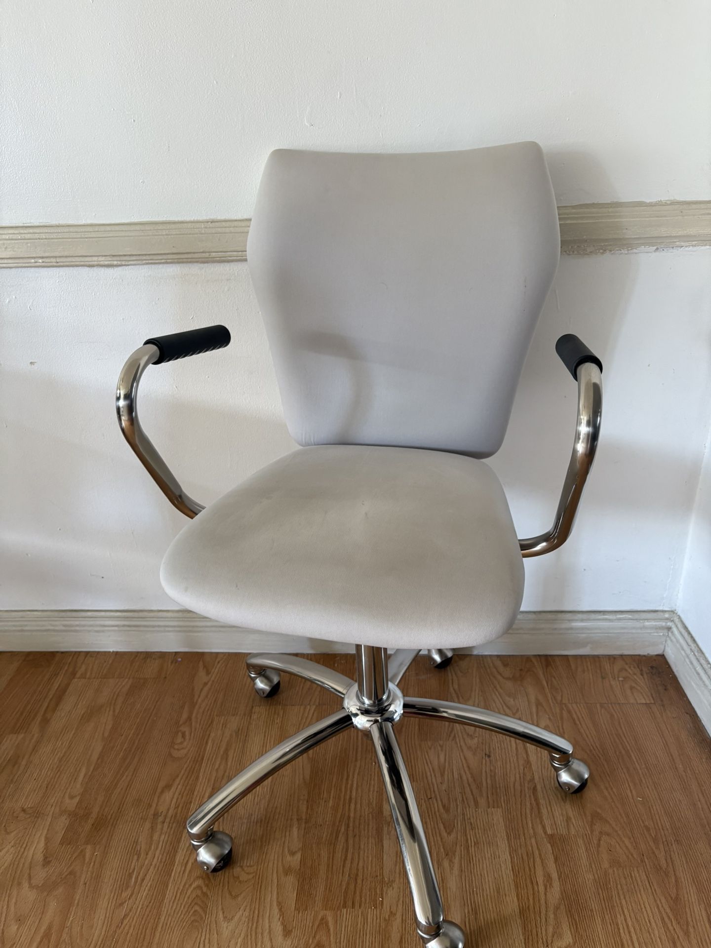 White office chair 