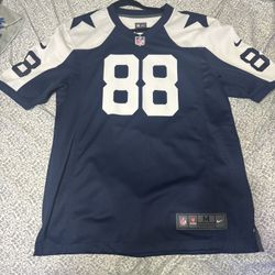 Cowboys Jersey Size: Medium 