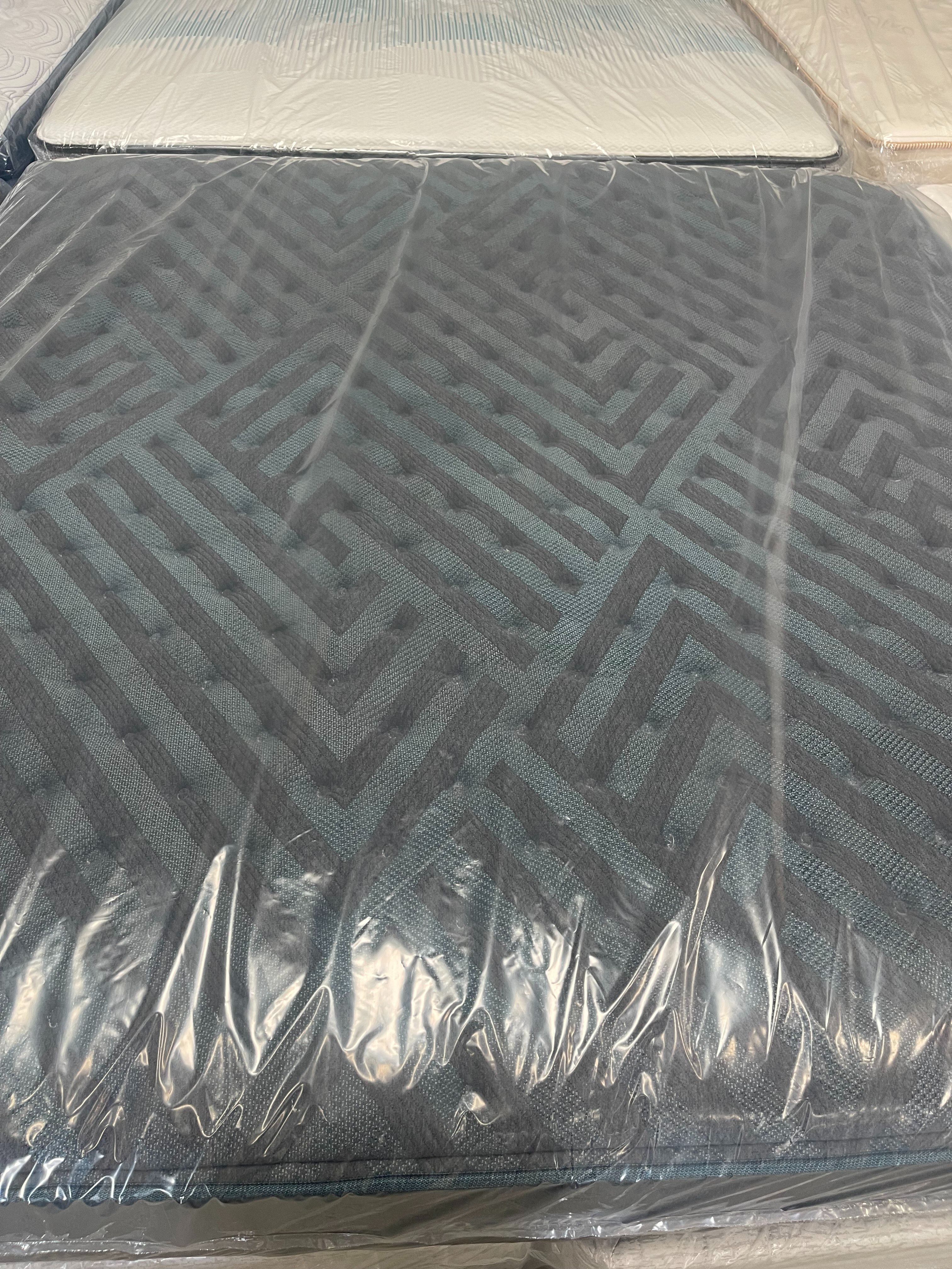 King Beautyrest 100th Anniversary Firm Mattress