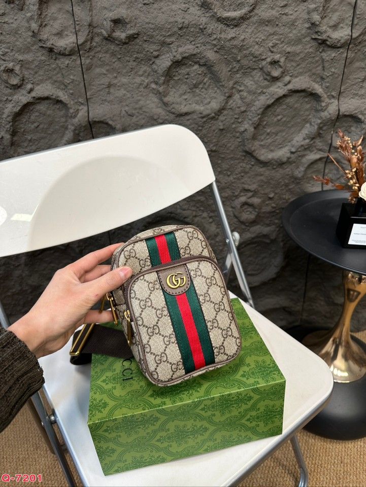 Mini women's crossbody bag