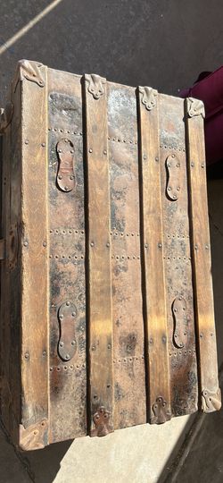 Steamer Trunk Antique 