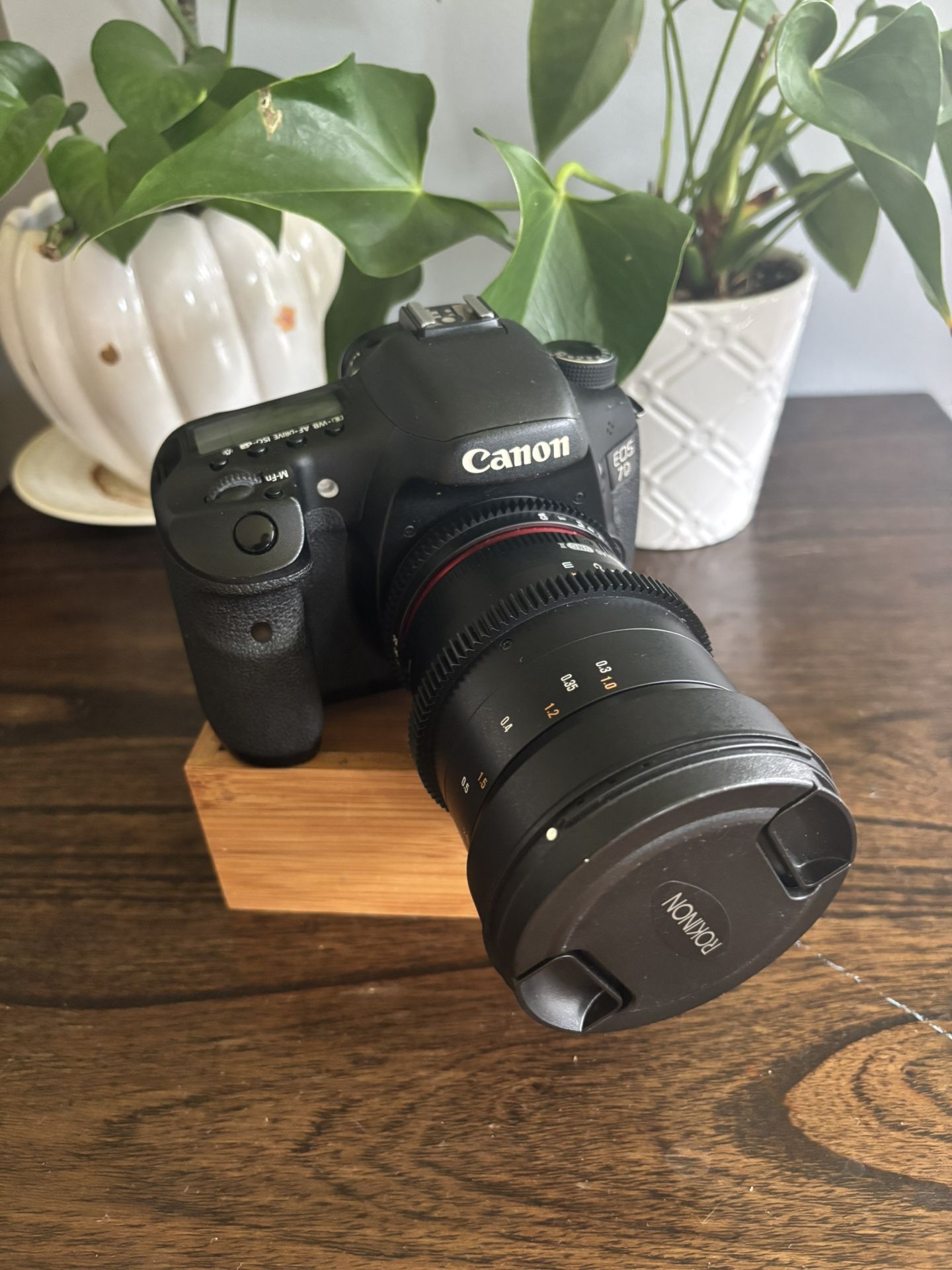 CANON EOS 7D DSLR  Camera With Rokinon 35 Mm Lens