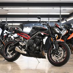 2021 TRIUMPH STREET TRIPLE R