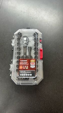 Husky 26 piece universal socket set.