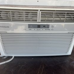 Window AC Works Great 