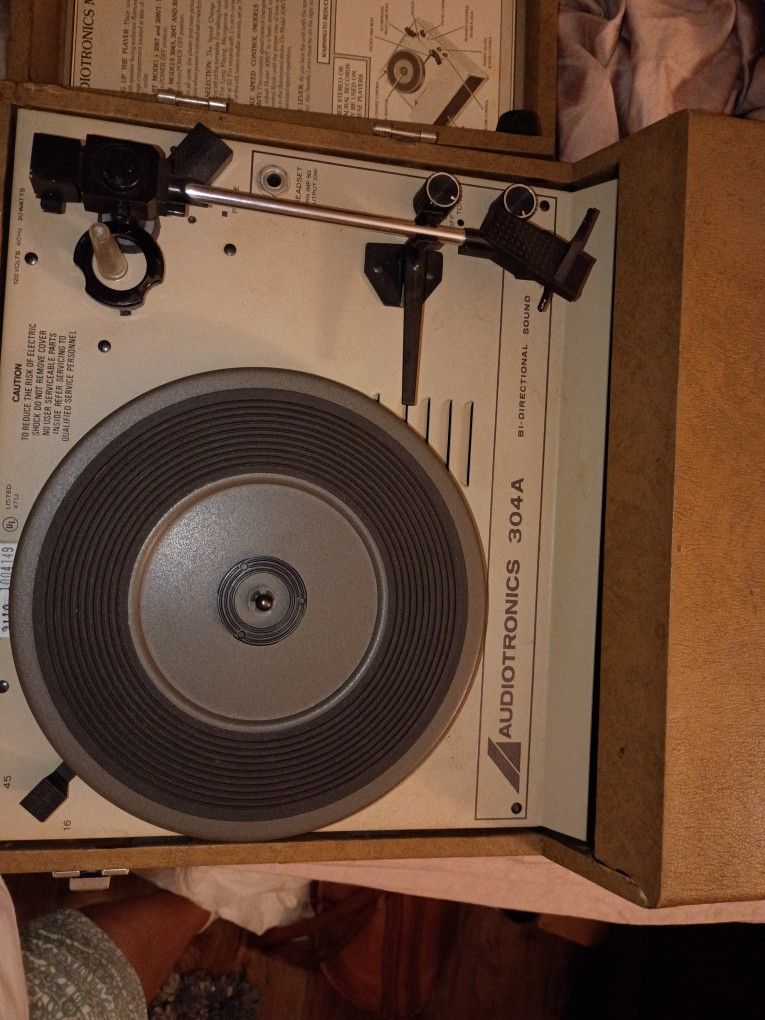 Audiotronics 304a Record Player