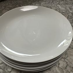Crate & Barrel Brand New Dinner Plates 