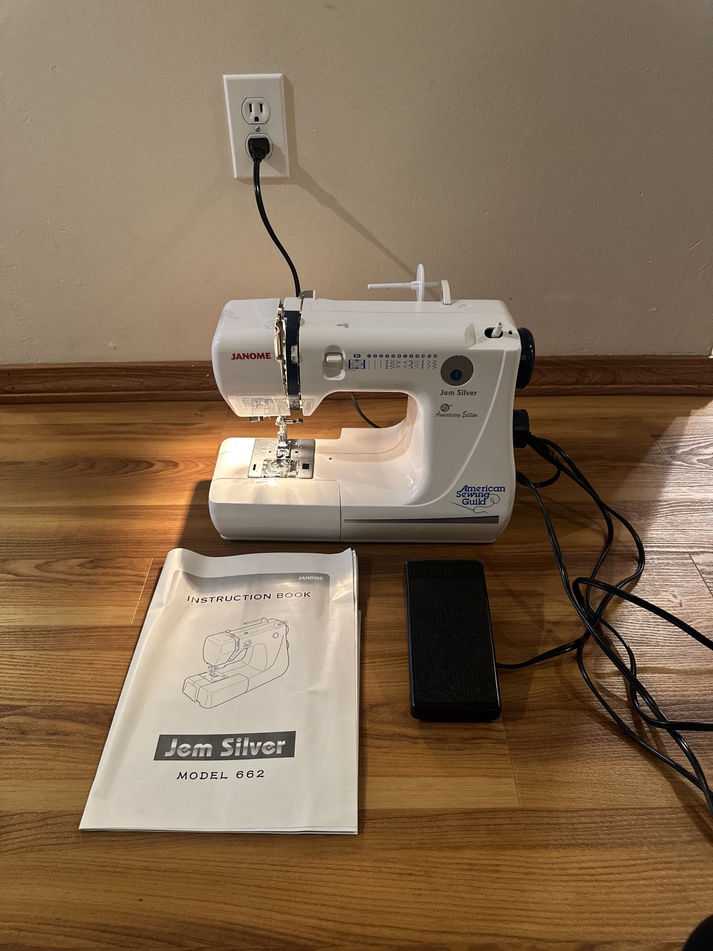 Janome Jem Silver 662 Sewing Machine