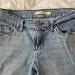 711 Skinny Levis Size 25