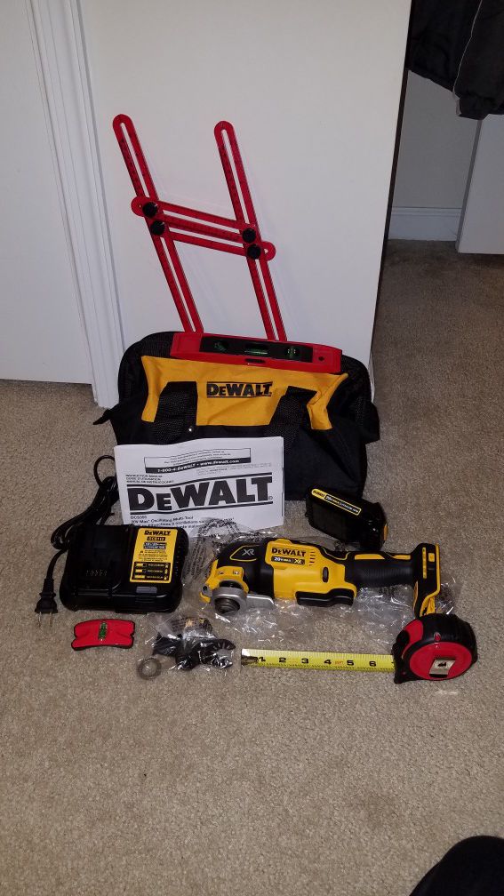 NEW Dewalt 20v MAX brushless xr oscillating multi tool with battery and charger
