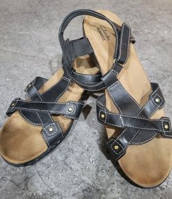 Woman's Clark sandals