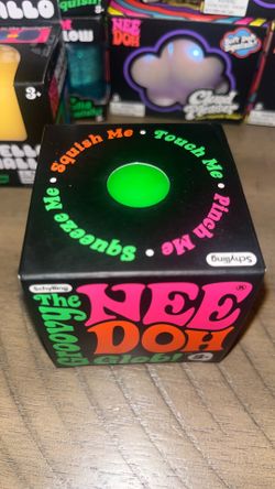 NeeDoh the groovy glob green squishy toy