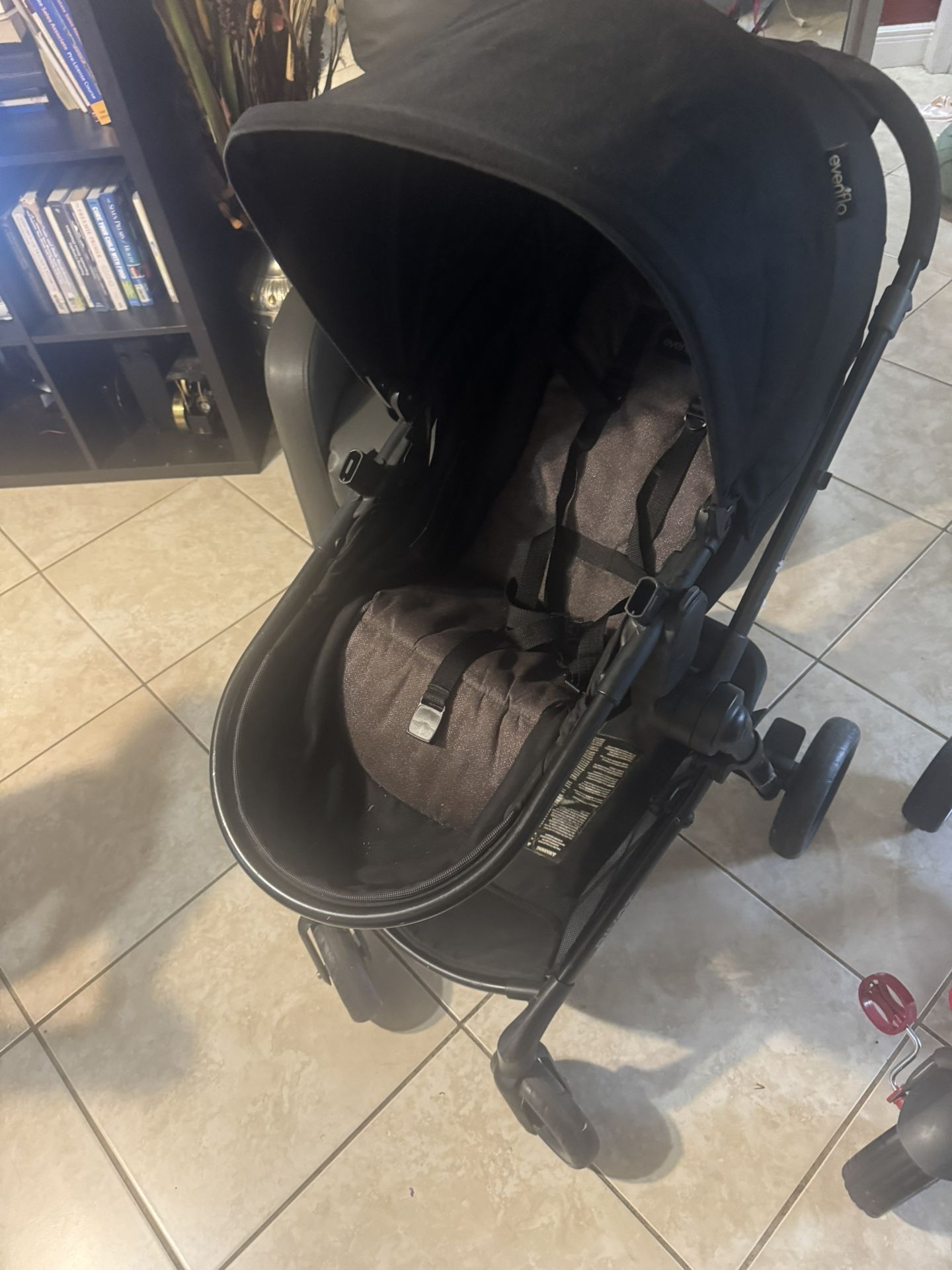 Evenflo Pivot Convertible Bassinet/Stroller