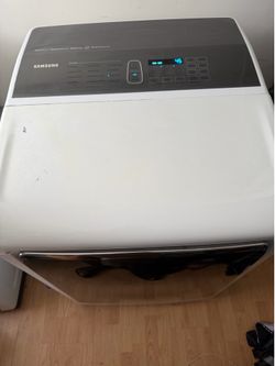 Samsung 7.4 cu ft electric dryer with steamer