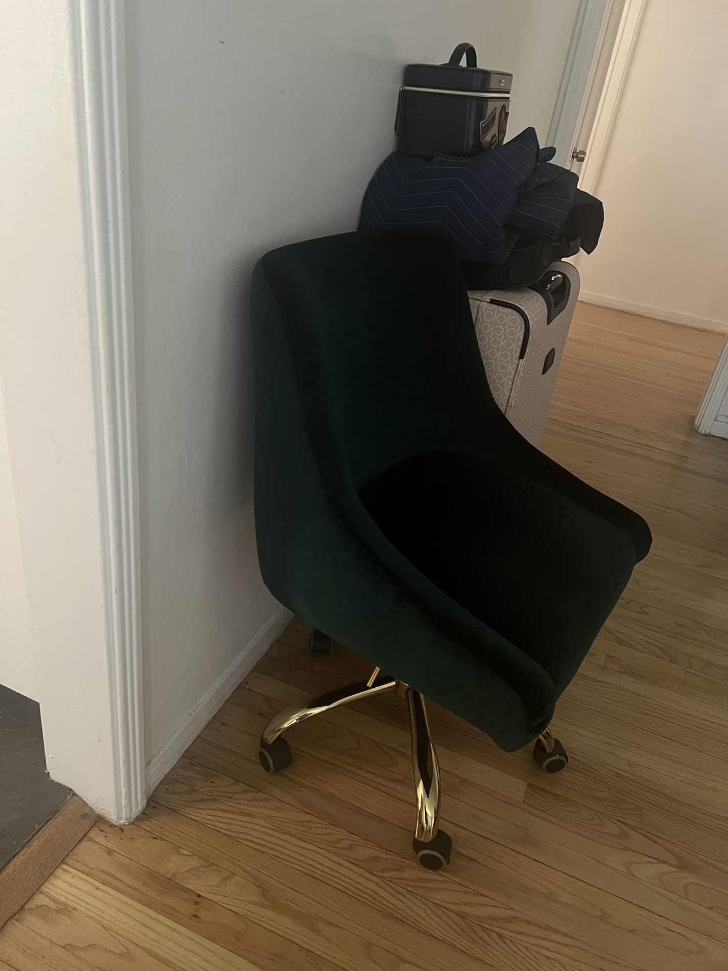 Chair - Green Velvet