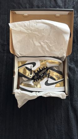 Jordan Mid Retro 1 (Metallic Gold )