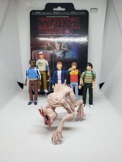 STRANGER THINGS ACTION FIGURE LOT
