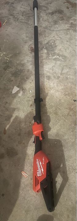 Milwaukee M18 FUEL 3013-20 Telescoping Pole Saw — Power Head/ telescoping only