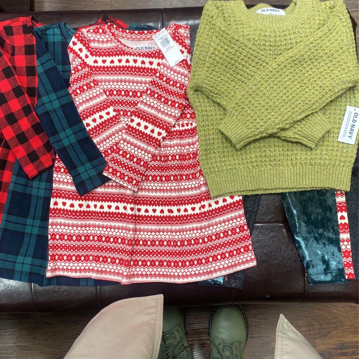 18/24-2T HOLIDAY APPAREL