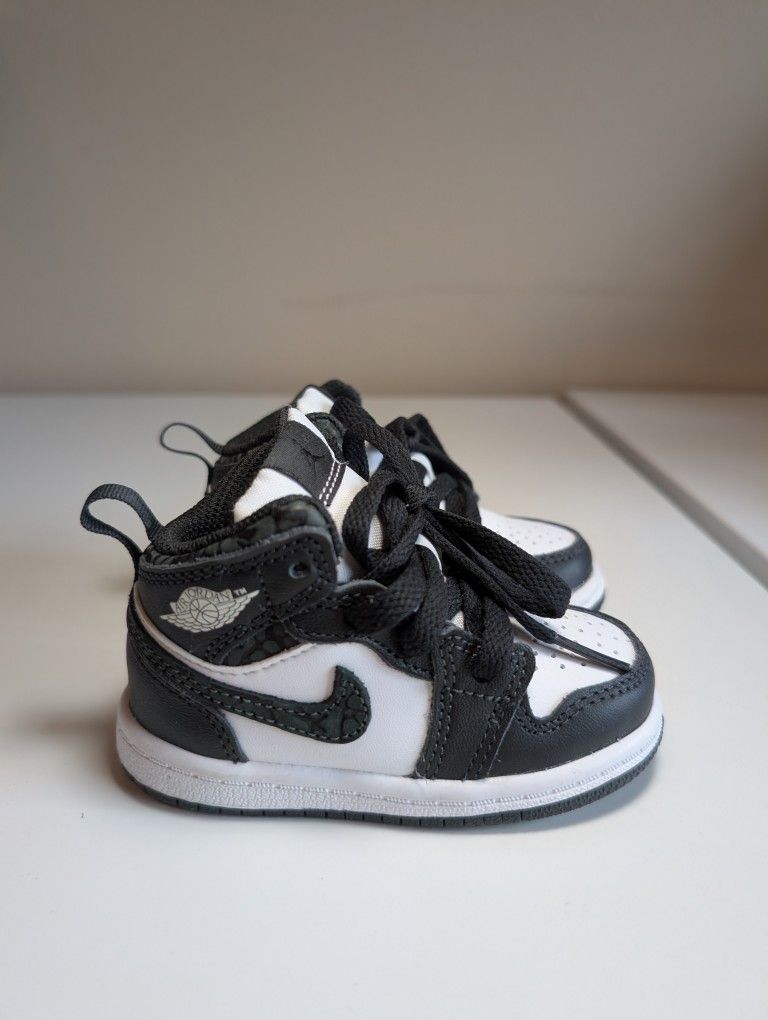 Nike Jordan Toddler Mid SE Panda Elephant, Black and White High-Top Sneakers - Size 5C