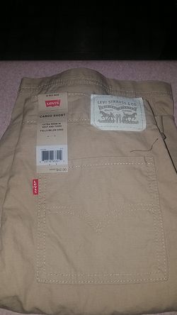 Levi's cargo shorts size 16 reg w28